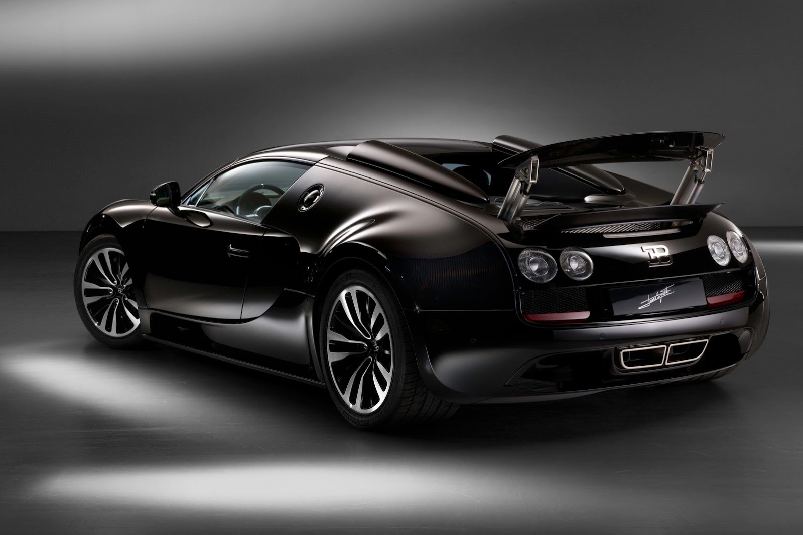 "Mãn nhãn" với Bugatti Veyron huyền thoại thứ hai 5